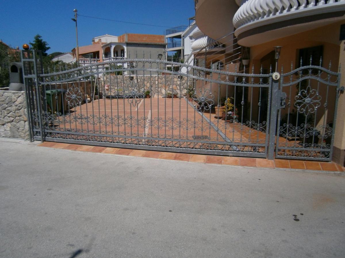 Apartments With A Parking Space Vodice - 13973 Exteriér fotografie